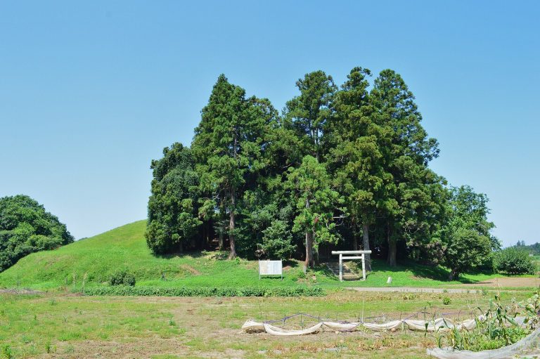 Funatsukayama Kofun: A Keyhole-Shaped Burial Mound in Japan