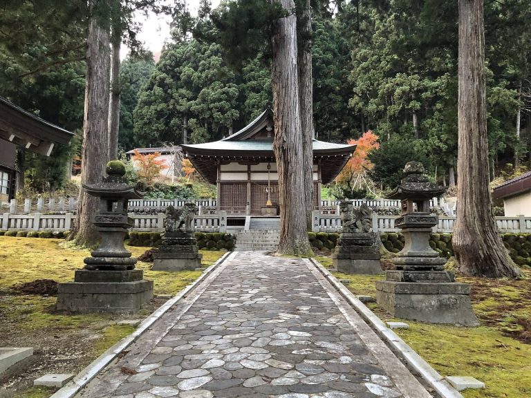 Kaminashi Hakusan-gū: A Historic Hakusan Shrine in Nanto, Japan