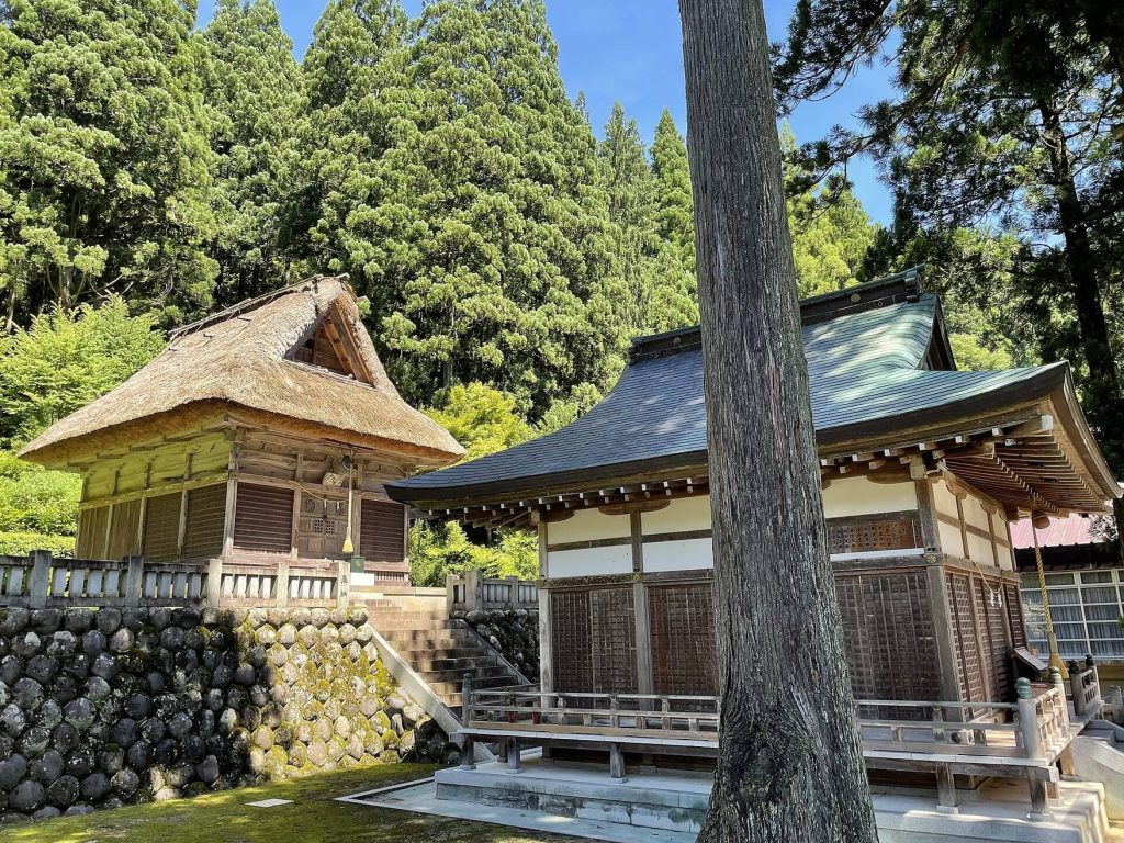 Kaminashi Hakusan-gū: A Historic Hakusan Shrine in Nanto, Japan 2 Kaminashi Hakusan-gū