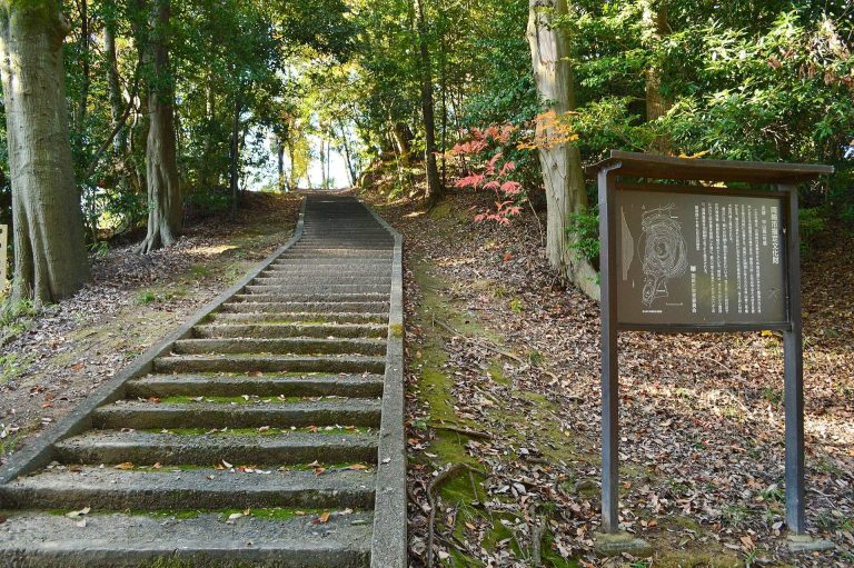 Kabutoyama Kofun: A Kofun-Period Burial Mound in Japan