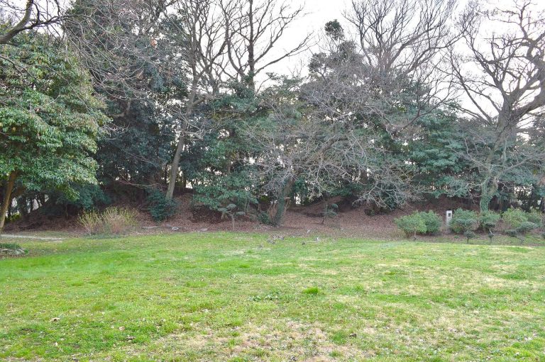 Hōōzuka Kofun: A Keyhole-Shaped Burial Mound in Ichikawa, Japan
