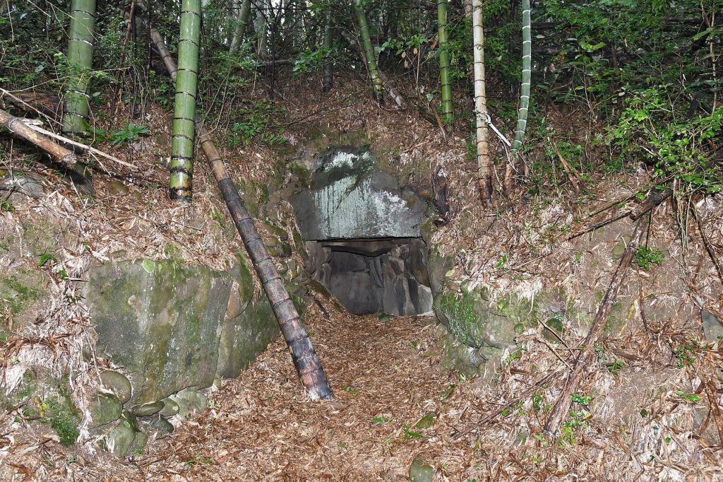 Chibatake Kofun: A Sixth-Century Keyhole-Shaped Burial Mound in Japan 1 Chibatake Kofun