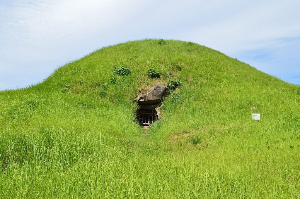 Sōroku Kofun: A Keyhole-Shaped Burial Mound on Iki Island 2 Sōroku Kofun