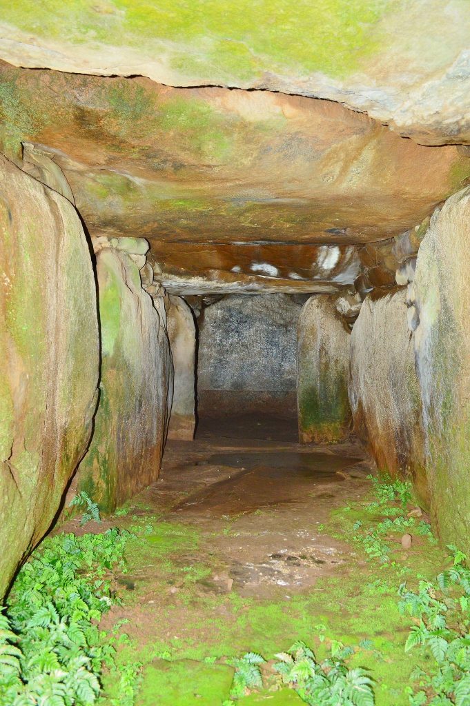 Sōroku Kofun: A Keyhole-Shaped Burial Mound on Iki Island 3 Sōroku Kofun