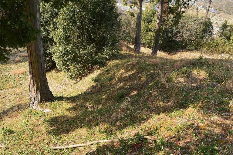 Miwayama Kofun Group: Early Kofun Burial Mounds in Japan