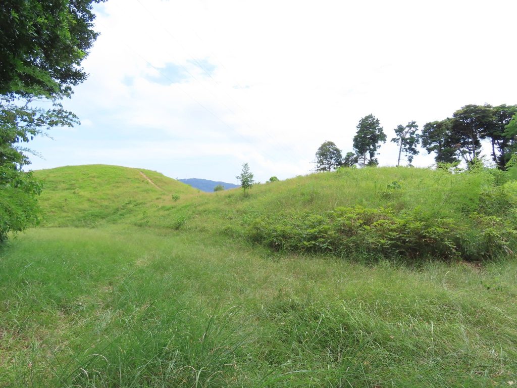 Jinbayama Kofun: An Early Keyhole-Shaped Burial Mound in Japan