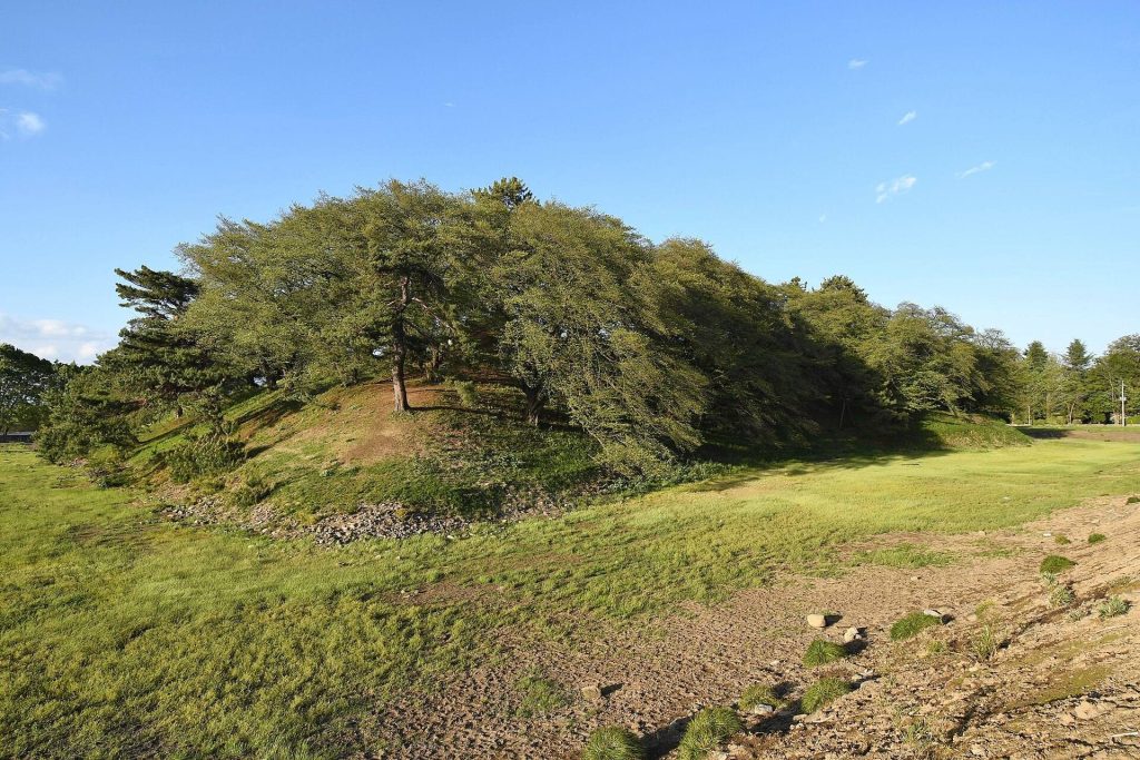 Nanakoshiyama Kofun: A Sixth-Century Burial Mound in Japan 2 Nanakoshiyama Kofun