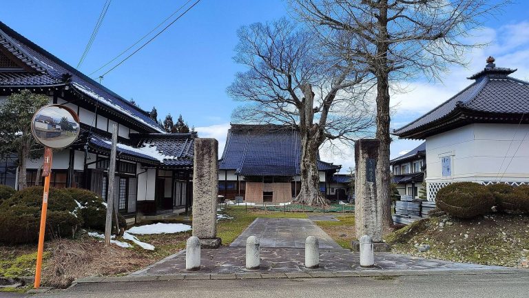 Shōmanji Temple: A Jōdo Shinshū Temple and Former Stronghold in Oyabe