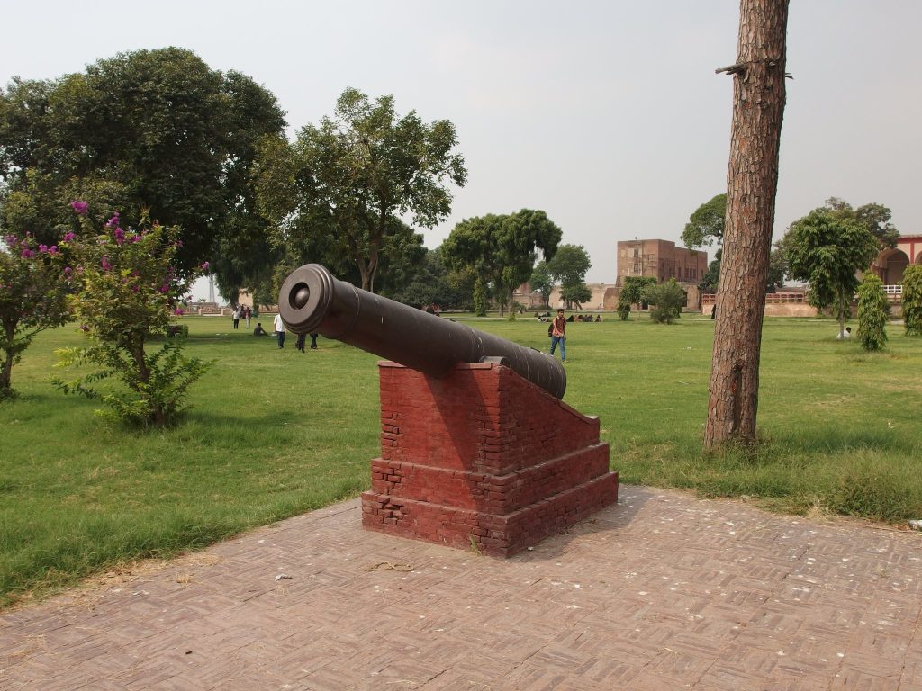 Lahore Fort: A Mughal Citadel and Historic Royal Complex in Pakistan 2 Lahore Fort