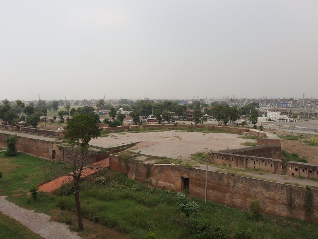 Lahore Fort: A Mughal Citadel and Historic Royal Complex in Pakistan 3 Lahore Fort