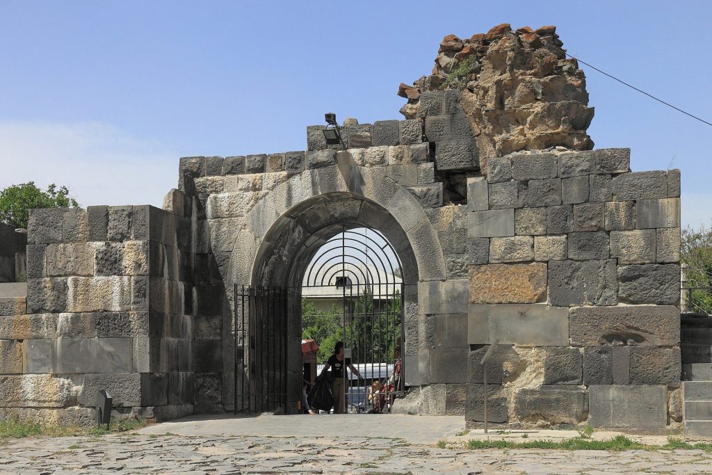 Garni Fortress: An Ancient Armenian Royal and Military Settlement 1 Garni Fortress