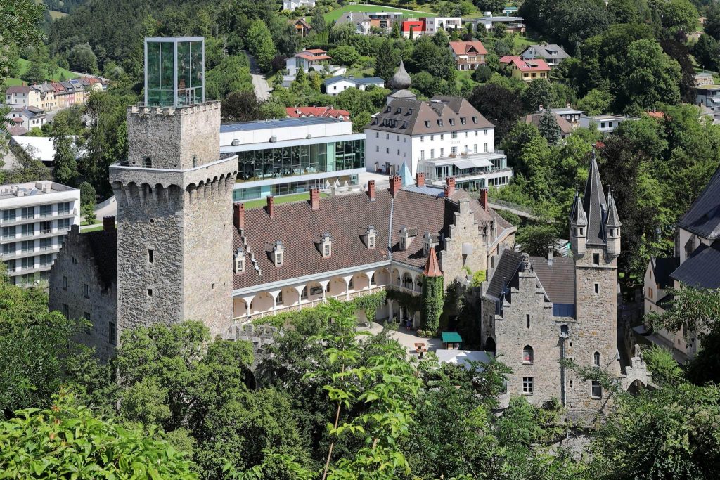 Rothschildschloss: A Medieval Castle and Cultural Centre in Austria 1 Rothschildschloss
