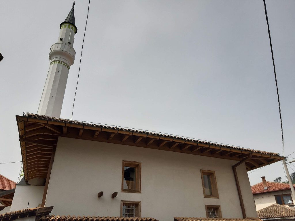 White Mosque: Historic Mosques in Ramla and Sarajevo 1 White Mosque