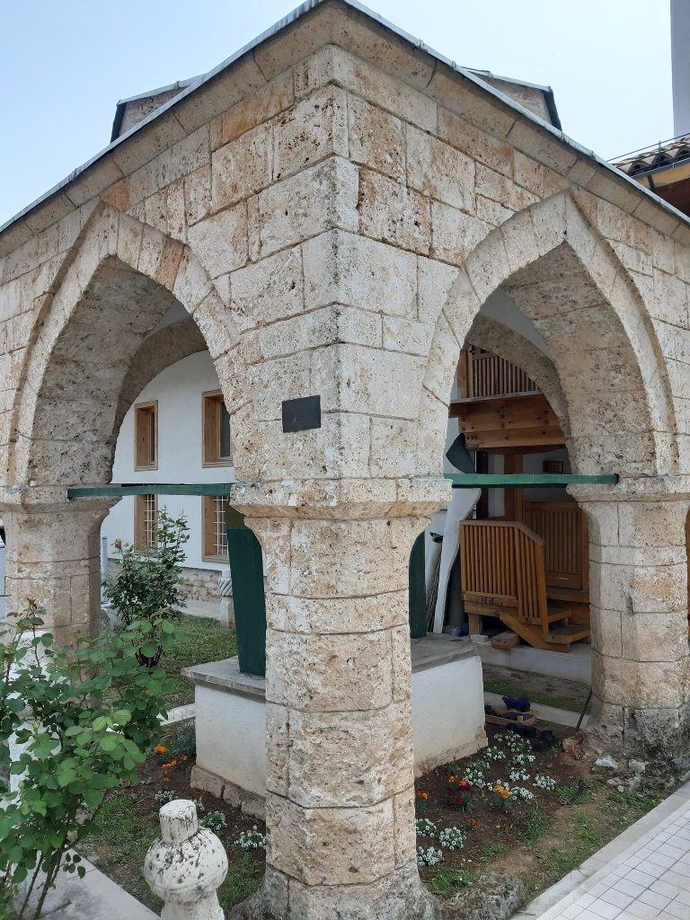 White Mosque: Historic Mosques in Ramla and Sarajevo 3 White Mosque