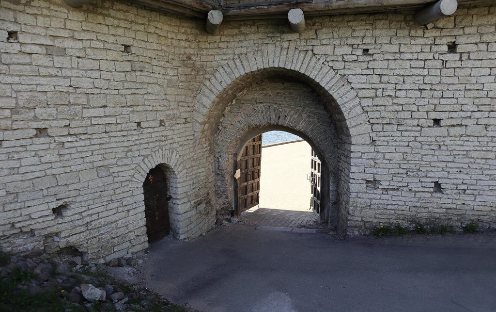 Fortifications in Pskov: The Roundabout City Defensive Line 3 Fortifications in Pskov