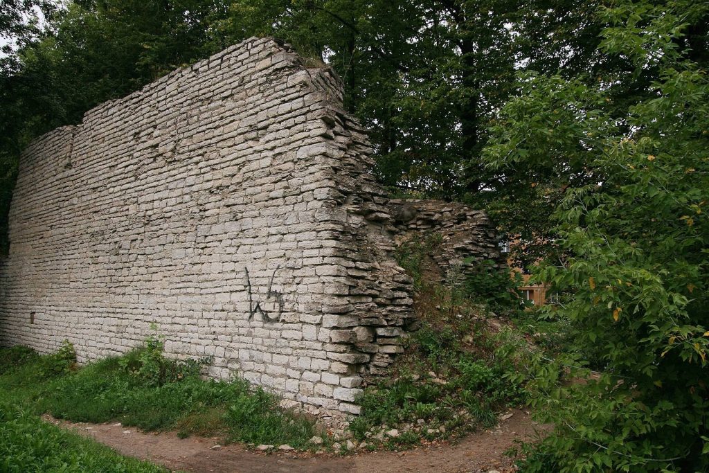 Fortifications in Pskov: The Roundabout City Defensive Line 5 Fortifications in Pskov
