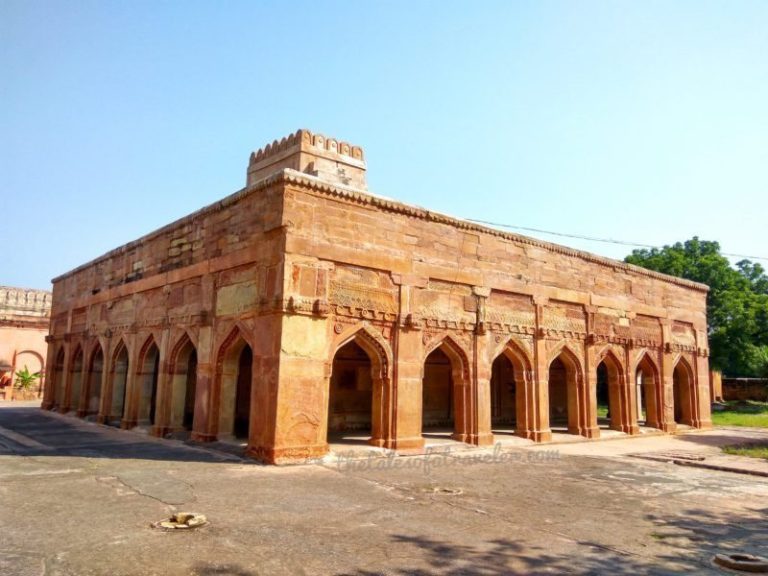 Chunar Fort: A Strategic Fortress on the Ganges in India