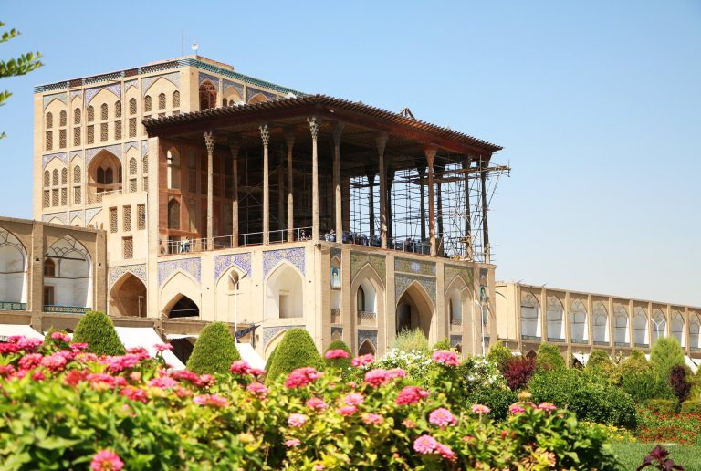 Ali Qapu: A Safavid Imperial Palace in Isfahan
