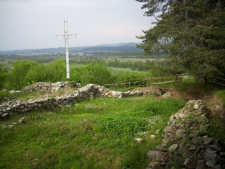 Shishmanovo kale: An Ancient and Medieval Episcopal Center in Bulgaria