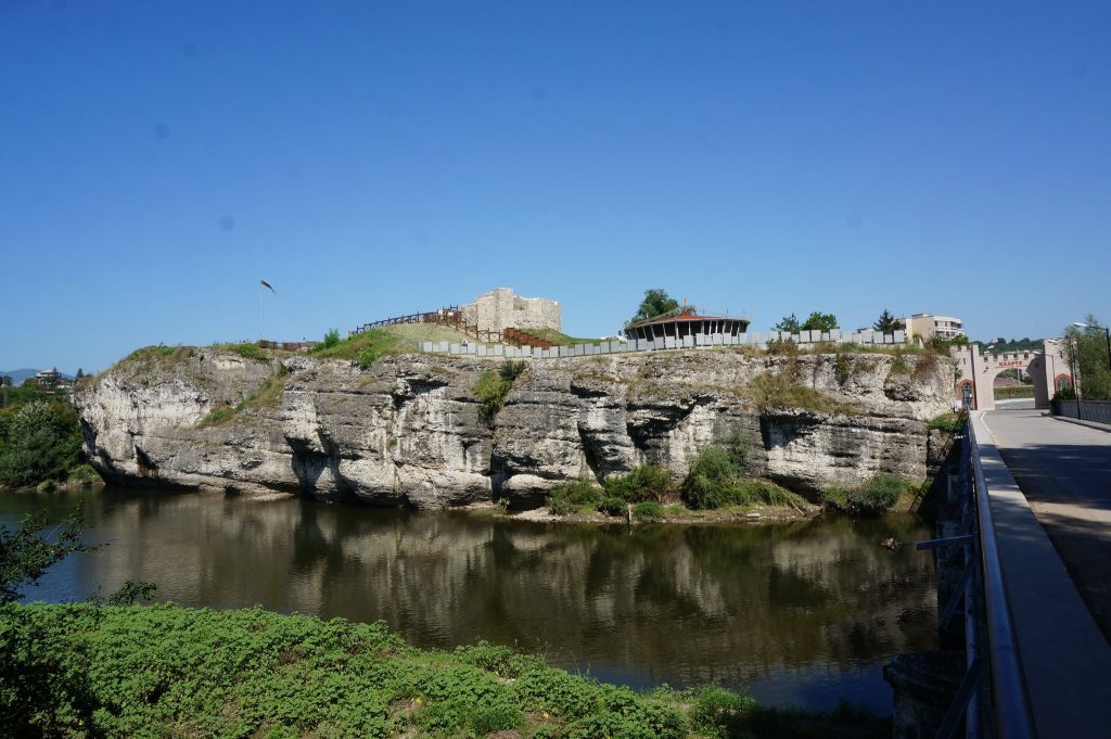 Mezdra Fortress: A Multi-Period Archaeological Complex in Bulgaria 1 Mezdra Fortress