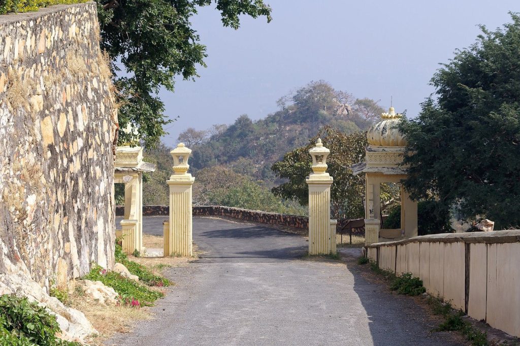 Monsoon Palace: A Rajput Hilltop Palace in Udaipur, India 2 Monsoon Palace
