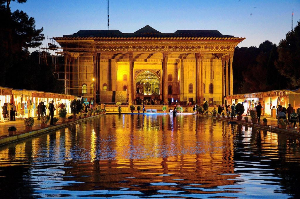 Chehel Sotun: A Safavid Royal Pavilion and Garden in Isfahan 4 Chehel Sotun