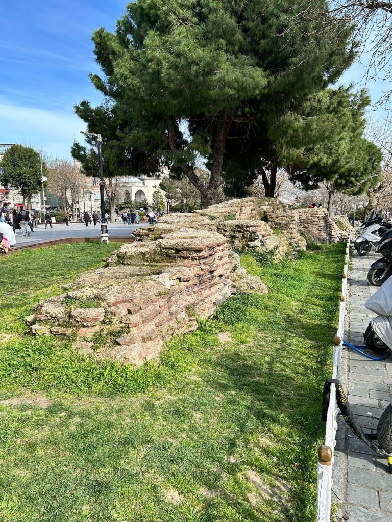 Palace of Lausus: A Byzantine Aristocratic Residence in Constantinople 4 Palace of Lausus