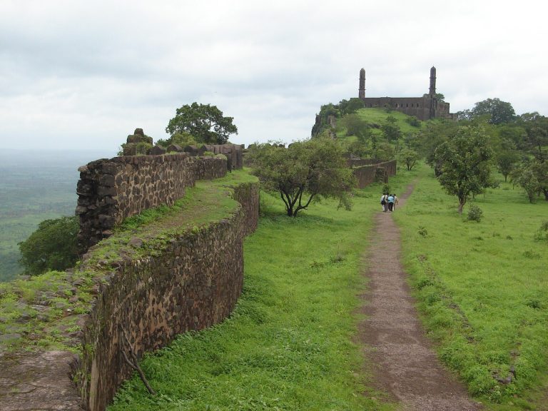 Asirgarh Fort: The Strategic Hill Fortress of Central India