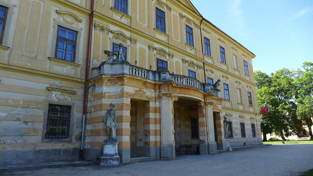 Jemnice Castle: A Royal Fortress and Aristocratic Residence in Czechia 2 Jemnice Castle