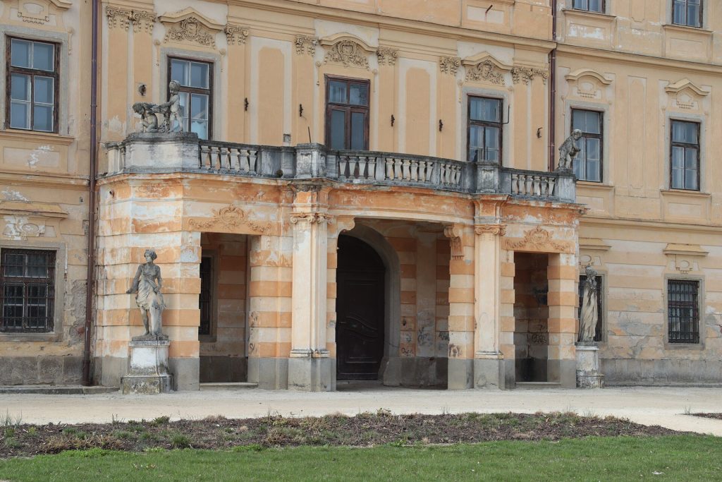 Jemnice Castle: A Royal Fortress and Aristocratic Residence in Czechia 3 Jemnice Castle