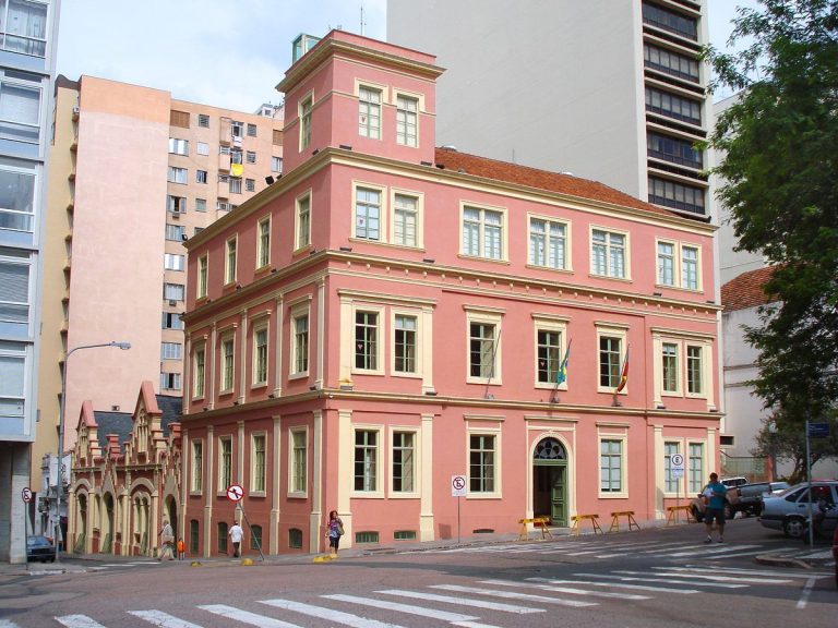 Antigo Palácio do Governo (Forte Apache): A Historic Government Building in Porto Alegre