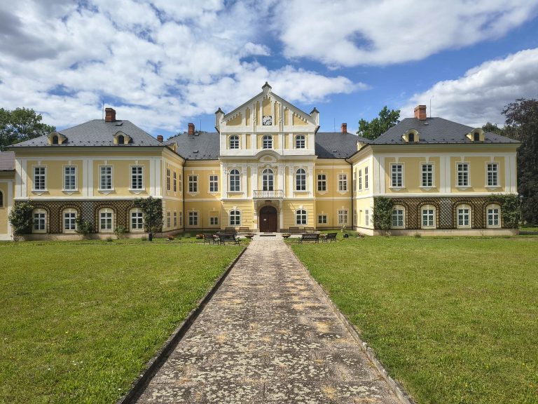Castle in Nová Horka: A Baroque Noble Residence in Czechia