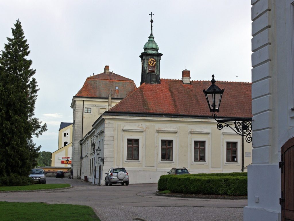 Židlochovice Castle: A Moravian Noble Residence and State Estate 2 Židlochovice Castle