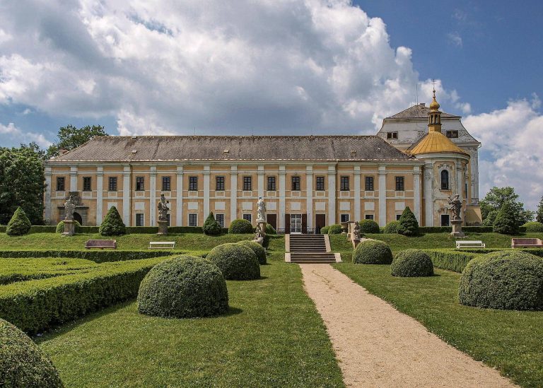 Lysá nad Labem Castle: A Multi-Period Noble and Royal Residence in Czechia