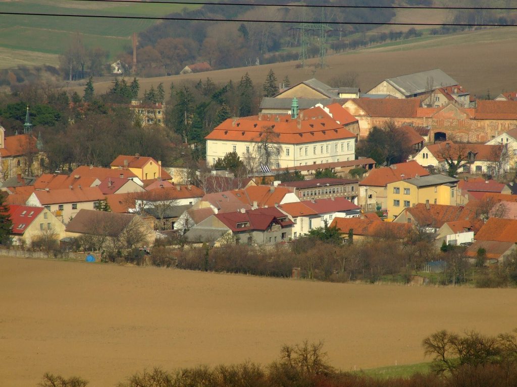 Zámek Liteň: A Baroque Château Estate in Czechia 1 Zámek Liteň