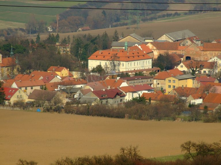 Zámek Liteň: A Baroque Château Estate in Czechia