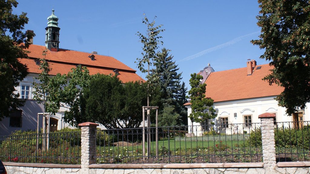 Zámek Liteň: A Baroque Château Estate in Czechia 2 Zámek Liteň