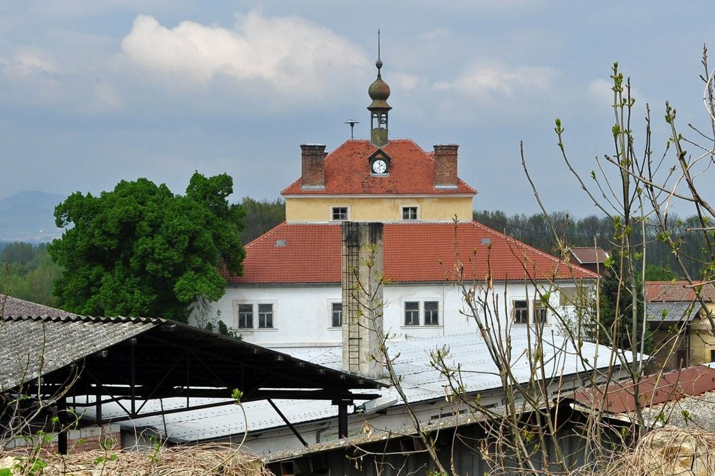 Pátek Castle: A Baroque Noble Residence in Czechia 2 Pátek Castle