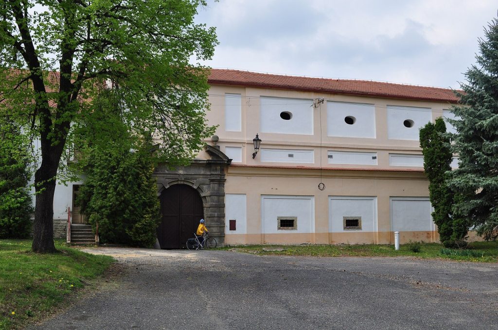 Pátek Castle: A Baroque Noble Residence in Czechia 3 Pátek Castle