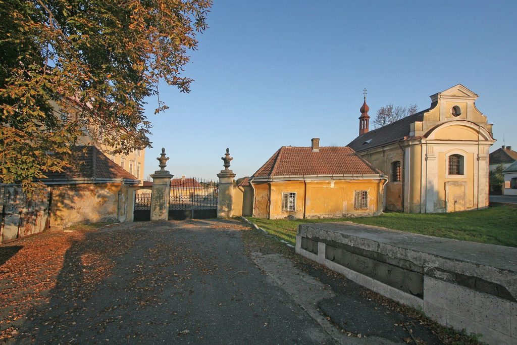 Zdechovice Castle: A Bohemian Château and Estate Center in Czechia 1 Zdechovice