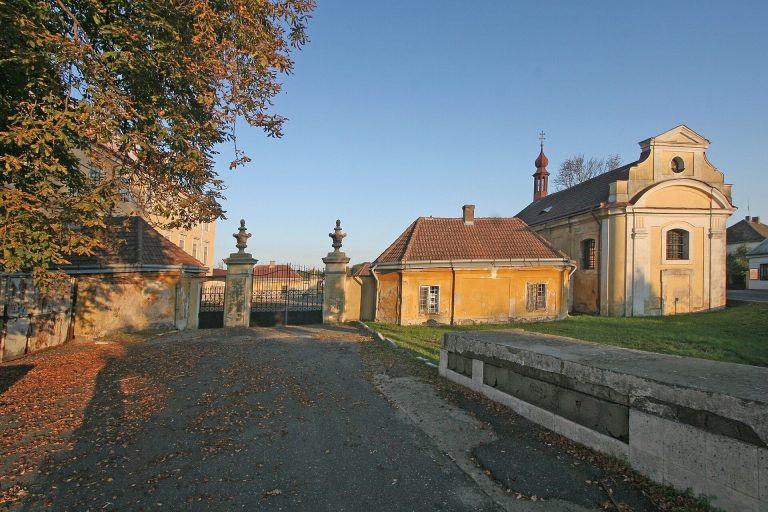Zdechovice Castle: A Bohemian Château and Estate Center in Czechia