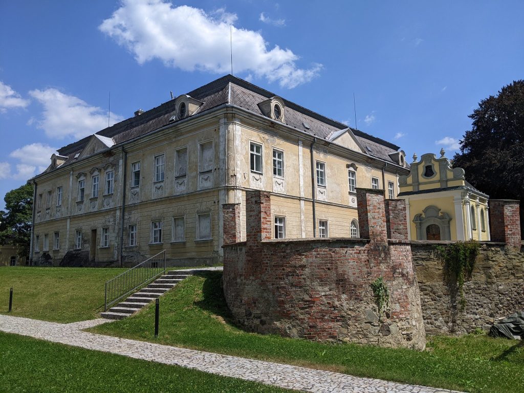 Paskov Castle: Historic Seat of the Paskov Estate in Czechia 3 Paskov Castle