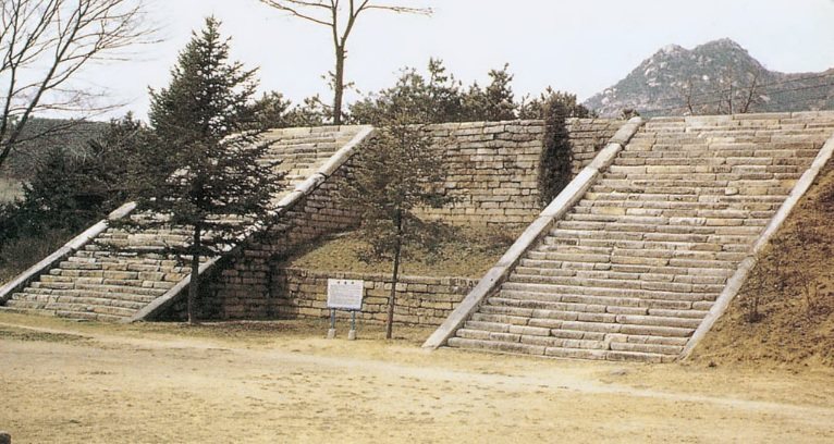 Manwoldae: The Principal Royal Palace of Goryeo in Kaesong