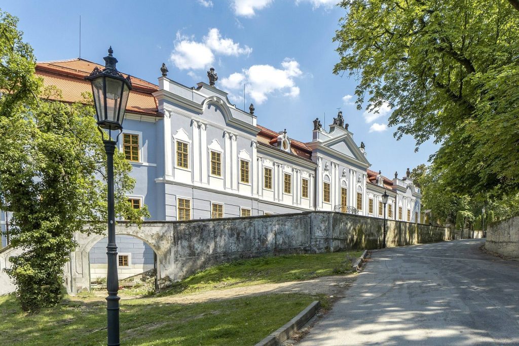 Peruc Castle: A Baroque and Rococo Chateau in Czechia 2 Peruc Castle