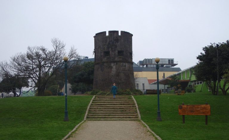 Torreón Picarte: A Historic Defensive Tower in Valdivia, Chile