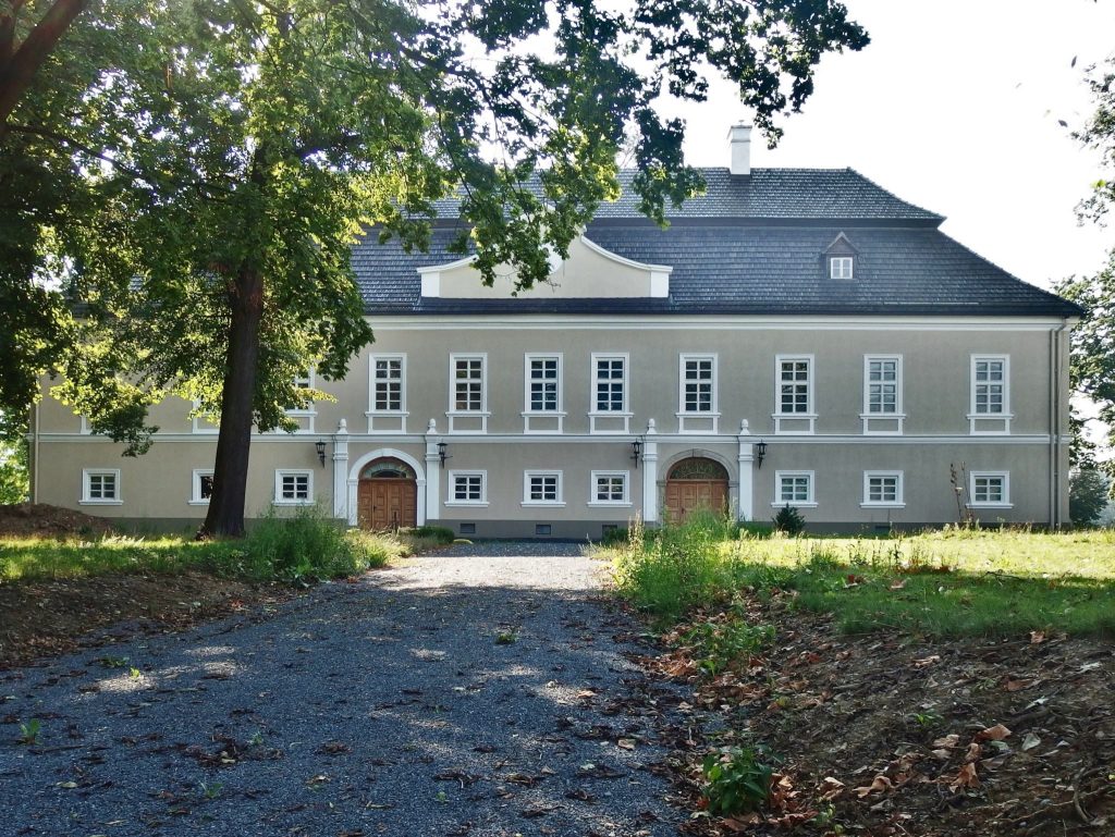 Zámek Jeseník nad Odrou: A Baroque Country Château in Czechia 5 Zámek Jeseník nad Odrou