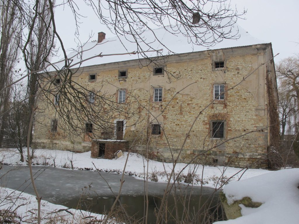 Toužetín Castle: A Baroque Castle on a Medieval Fortress Site 4 Toužetín Castle