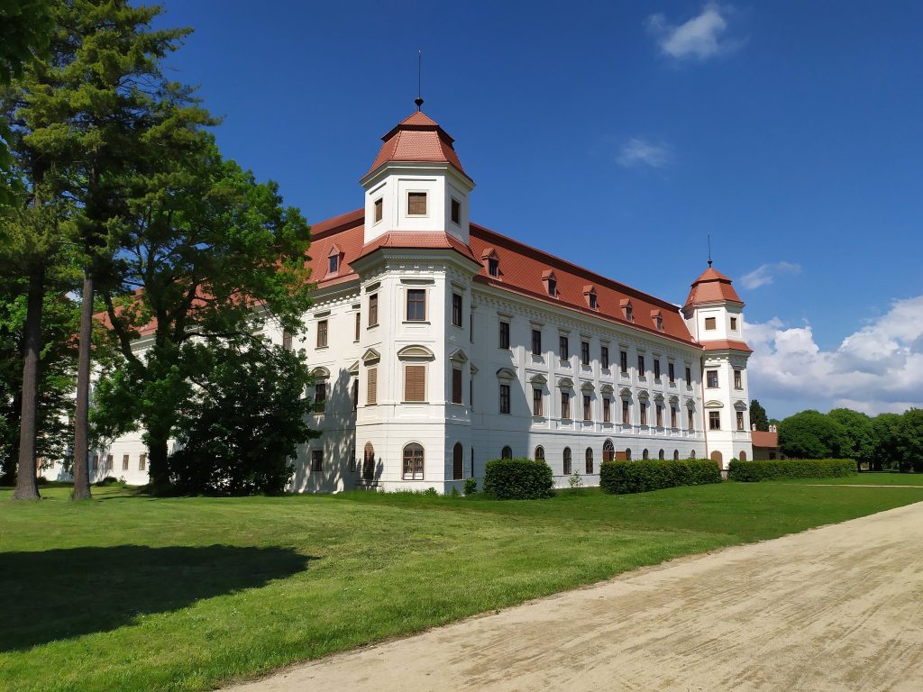 Holešov Castle: An Early Baroque Residence and Cultural Center in Czechia 1 Holešov Castle