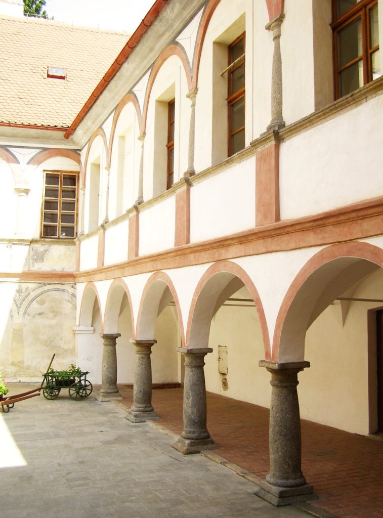 Horažďovice Castle: A Medieval Fortress and Baroque Château in Czechia 3 Horažďovice Castle