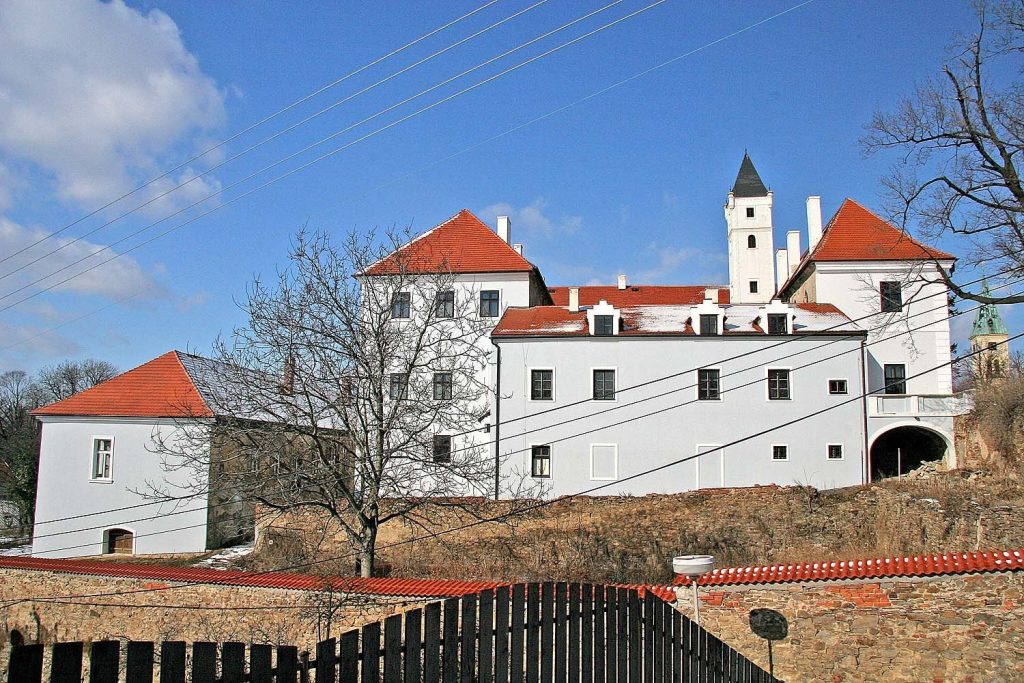 Zásmuky Castle: A Renaissance and Baroque Noble Residence in Czechia 1 Zásmuky Castle